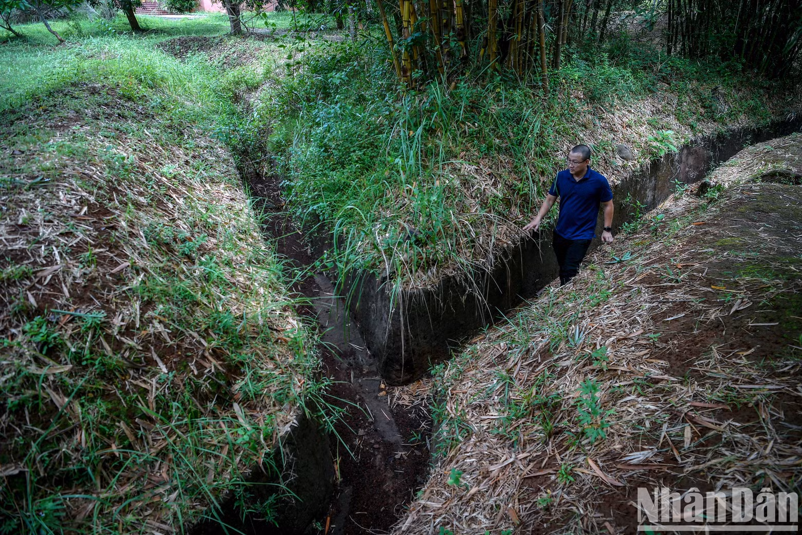 Además del sistema de túneles y las trincheras, en el sitio se encuentran emplazamientos de artillería y rompeolas. Además del sistema de túneles y las trincheras, en el sitio se encuentran emplazamientos de artillería y rompeolas.