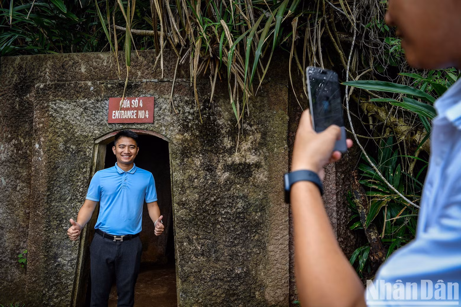 El sistema de túneles de Vinh Moc tiene una longitud de mil 701 metros, incluidas 13 puertas (siete abiertas al mar y seis a la colina). El sistema de túneles de Vinh Moc tiene una longitud de mil 701 metros, incluidas 13 puertas (siete abiertas al mar y seis a la colina).