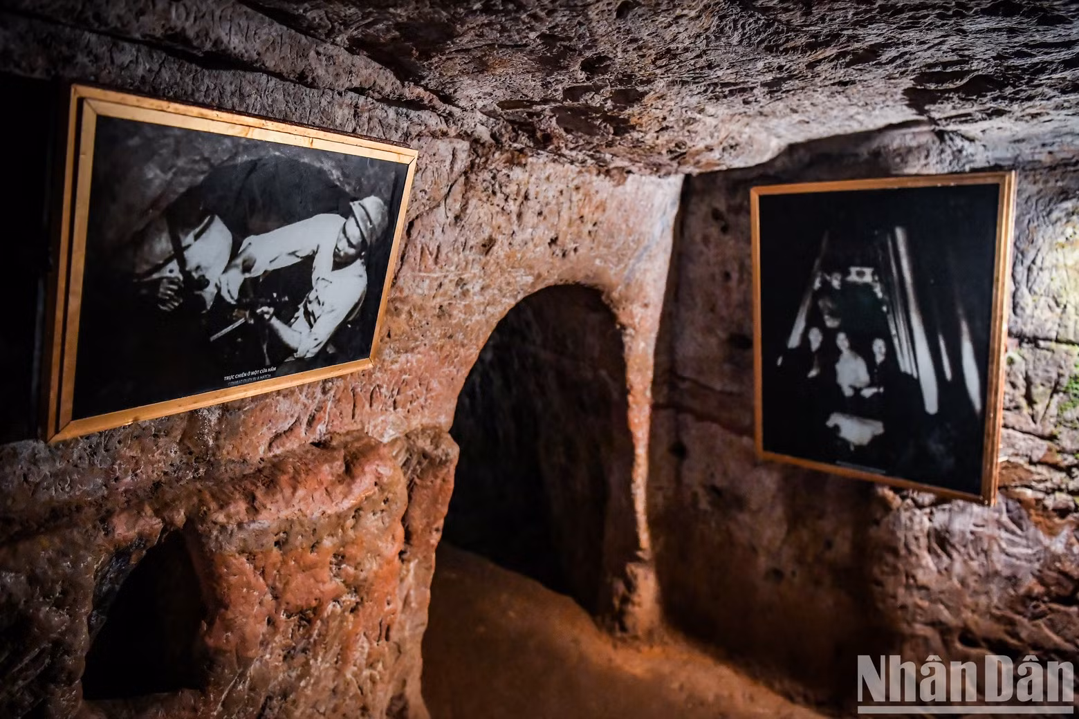 Algunas fotos colgadas en las paredes de los túneles. Algunas fotos colgadas en las paredes de los túneles.