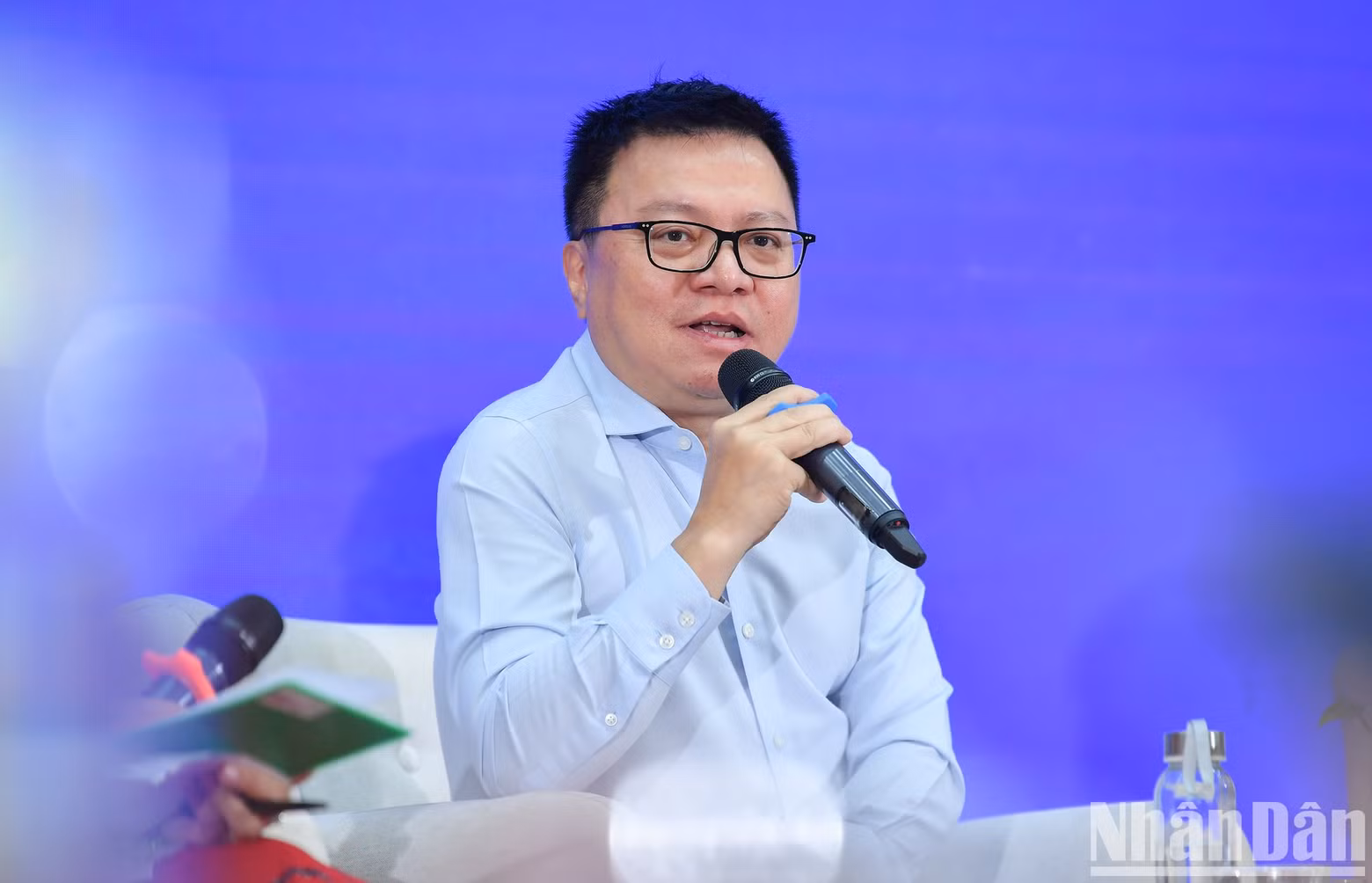 Quoc Minh destaca la importancia de utilizar la tecnología moderna en la práctica del periodismo, así como el humanismo.
