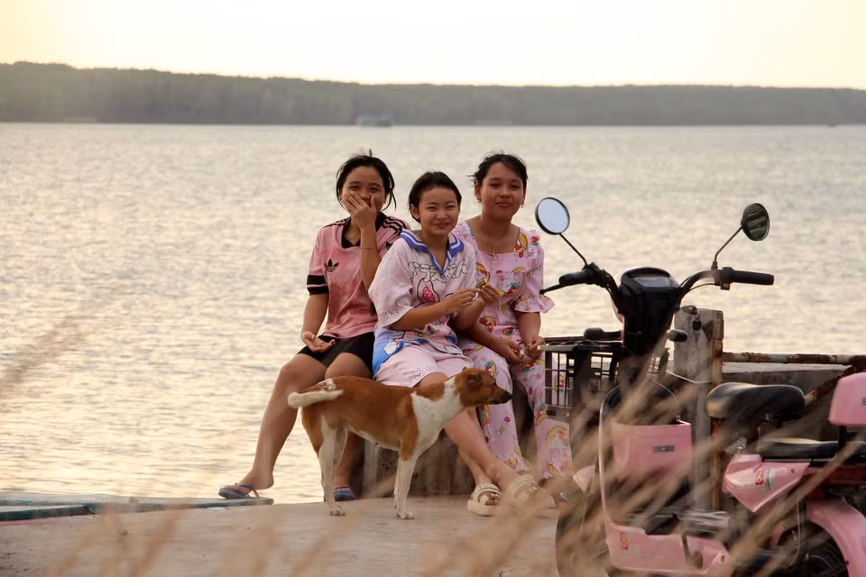 Niños en la isla de Thieng Lieng. Niños en la isla de Thieng Lieng.