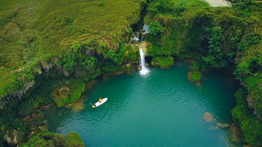 Cascada de Thoong Cot en la comuna de Chi Vien, distrito de Trung Khanh, Cao Bang.
