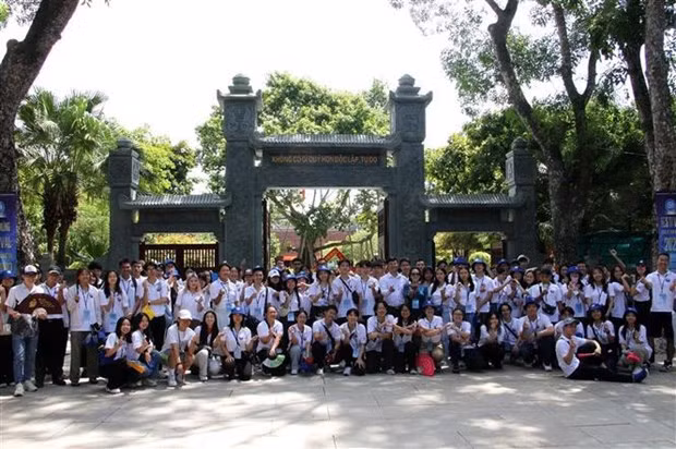 Jóvenes connacionales residentes en el extranjero que participan en el Campamento de Verano de Vietnam 2023.