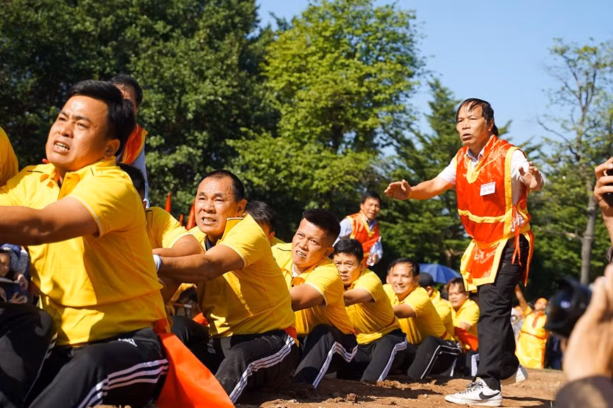 El equipo de la aldea de Huu Chap, distrito de Hoa Long, en la ciudad de Bac Ninh, está formado por 70 jóvenes de entre 30 y 45 años.