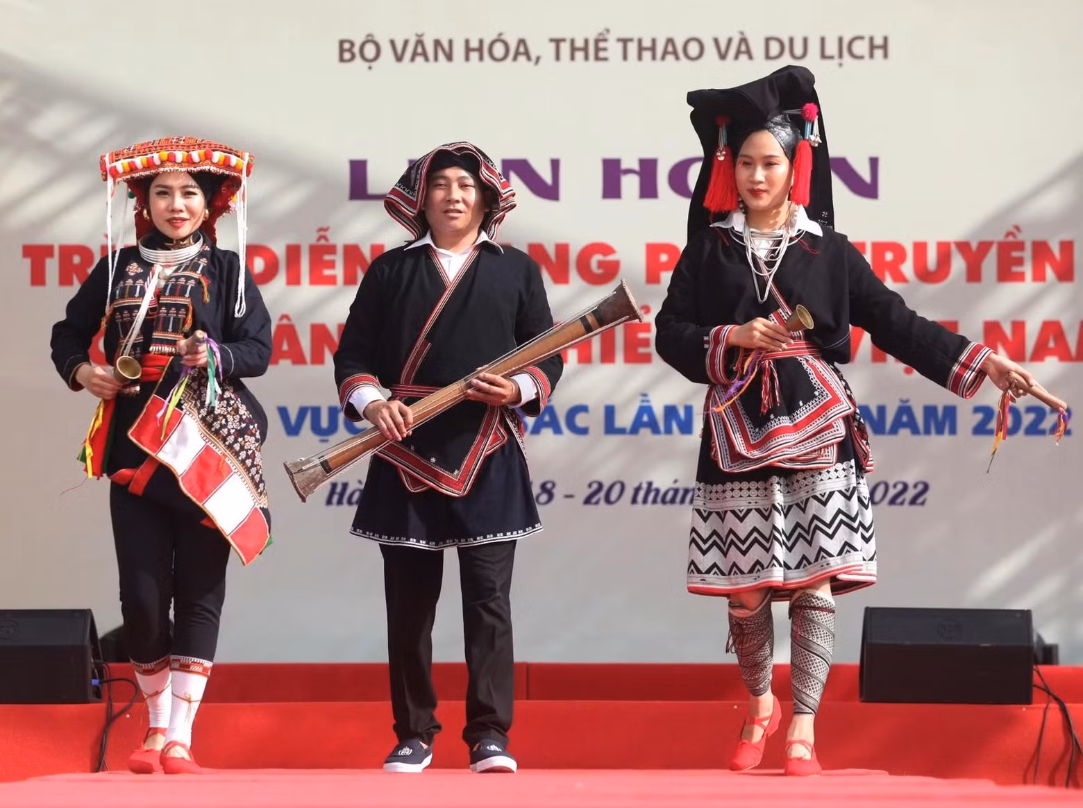 Trajes tradicionales de la etnia Dao Quan Chet.