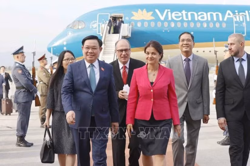 Dinh Hue llega a Bulgaria.