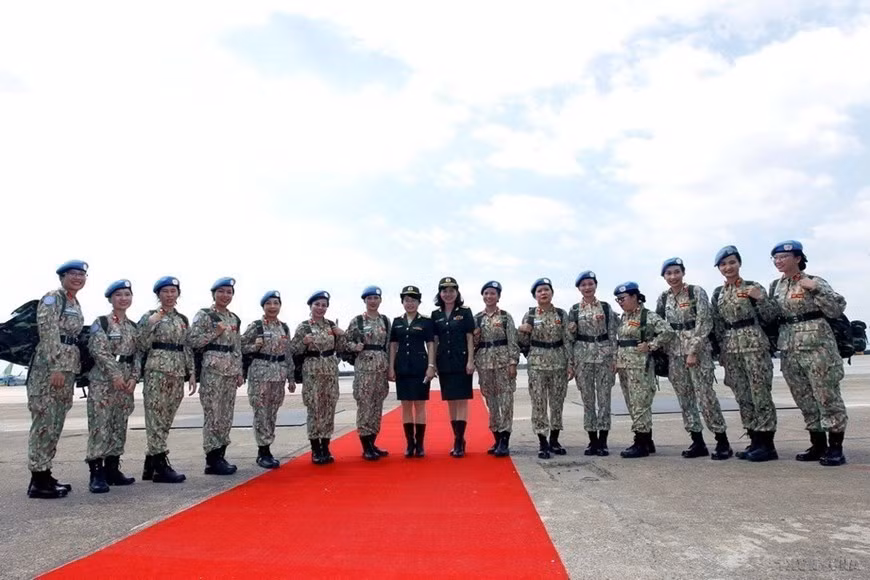 Mujeres oficiales y soldados del tercer hospital de campaña de segundo nivel en servicio en Bentiu, Sudán del Sur.