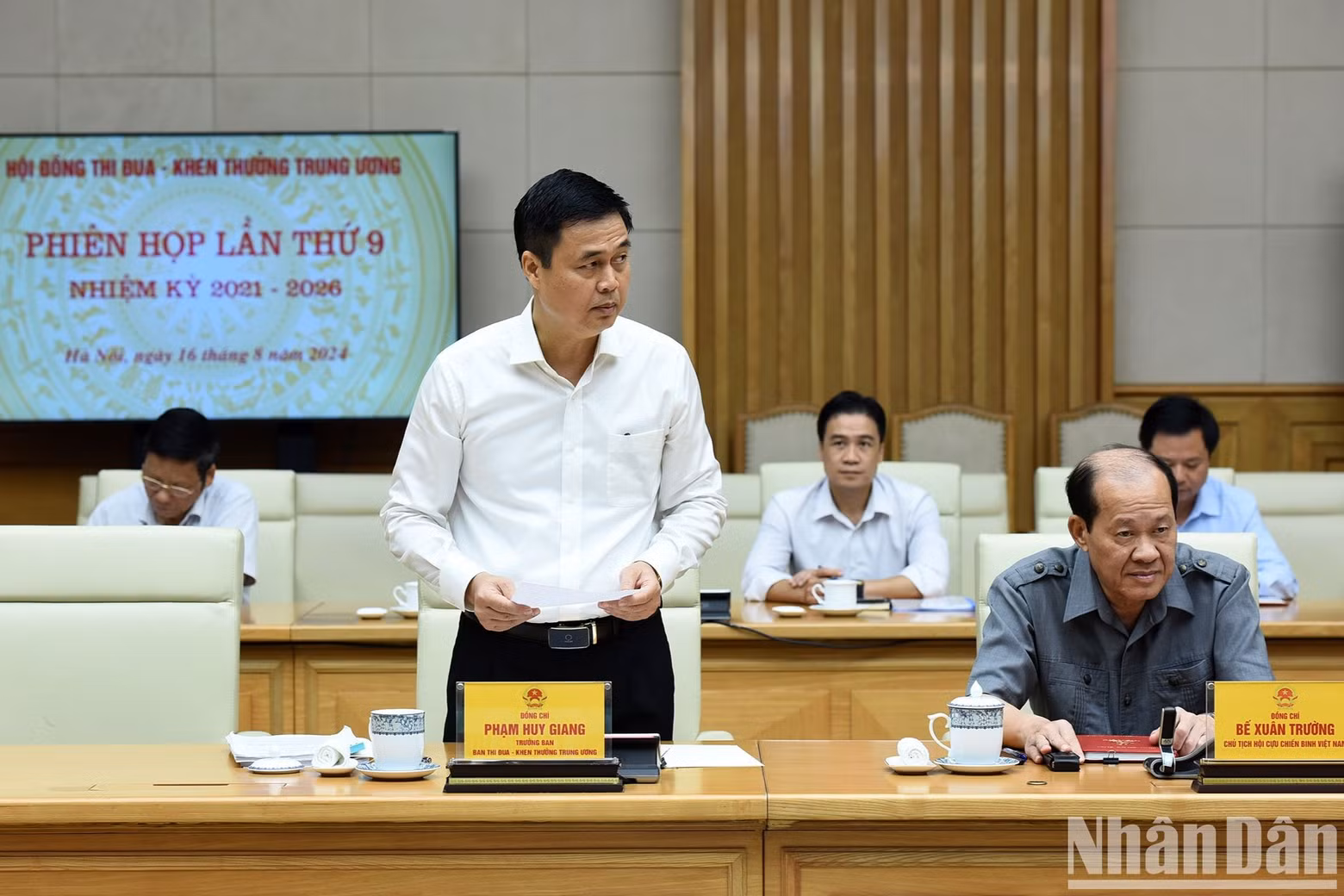 Pham Huy Giang, jefe del Comité Central de Emulación y Recompensa, interviene en la cita. Pham Huy Giang, jefe del Comité Central de Emulación y Recompensa, interviene en la cita.