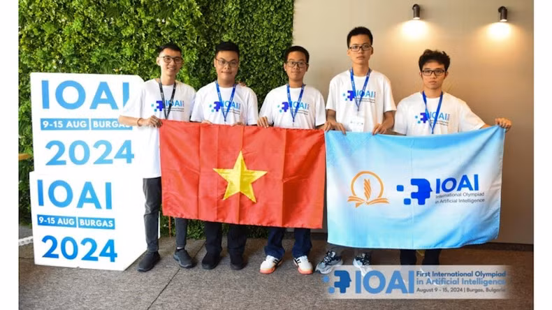 Estudiantes vietnamitas ganan la medalla de plata. Estudiantes vietnamitas ganan la medalla de plata.