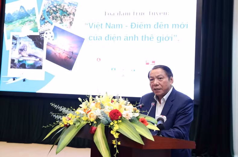 El ministro de Cultura, Deportes y Turismo, Nguyen Van Hung, interviene en el evento.