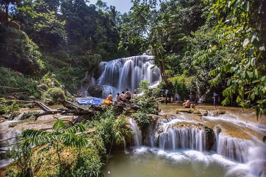 Catarata Mu en la temporada de agua.