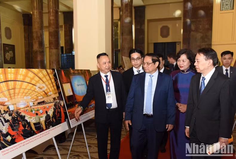 En la exposición sobre los proyectos de Vietnam con préstamos del BAD. En la exposición sobre los proyectos de Vietnam con préstamos del BAD.