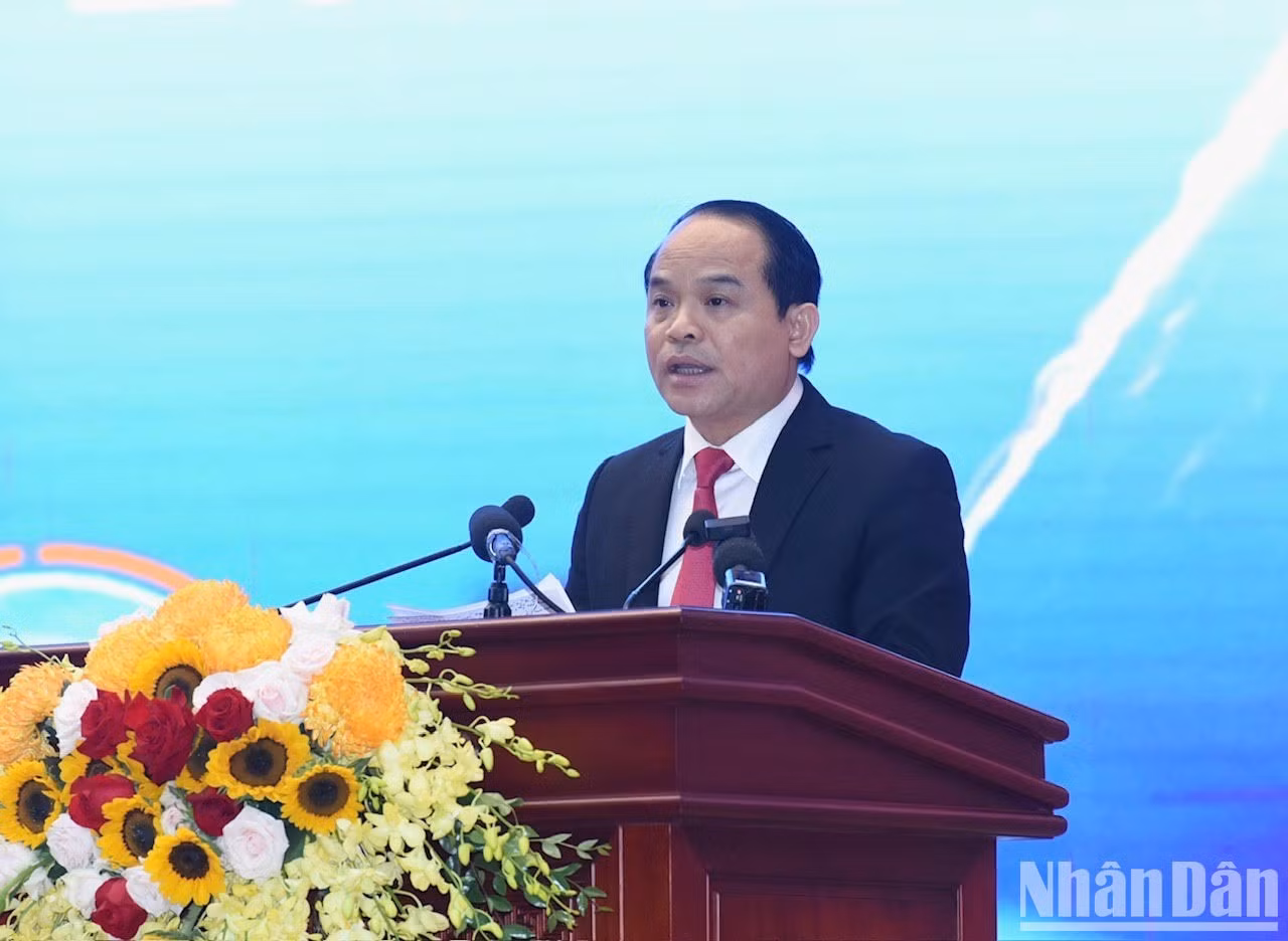 El secretario del Comité partidista de Lang Song, Nguyen Quoc Doan, habla en el evento.