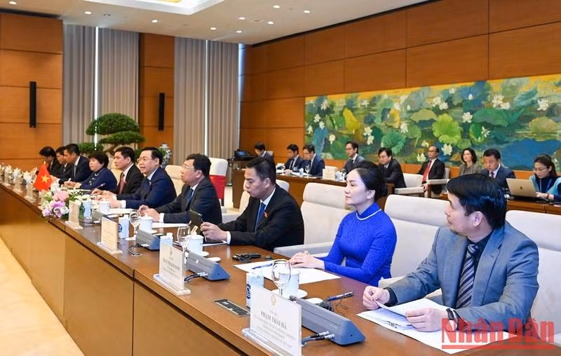 La delegación vietnamita.
