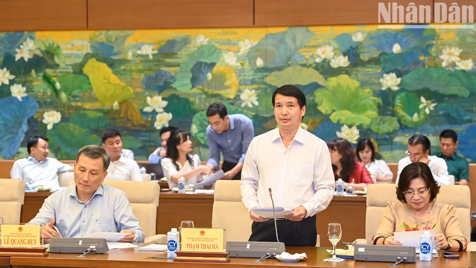 El subjefe de la Oficina Parlamentaria y asistente del titular parlamentario, Pham Thai Ha, en el evento. El subjefe de la Oficina Parlamentaria y asistente del titular parlamentario, Pham Thai Ha, en el evento.