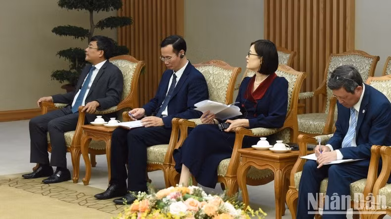 La delegación vietnamita.