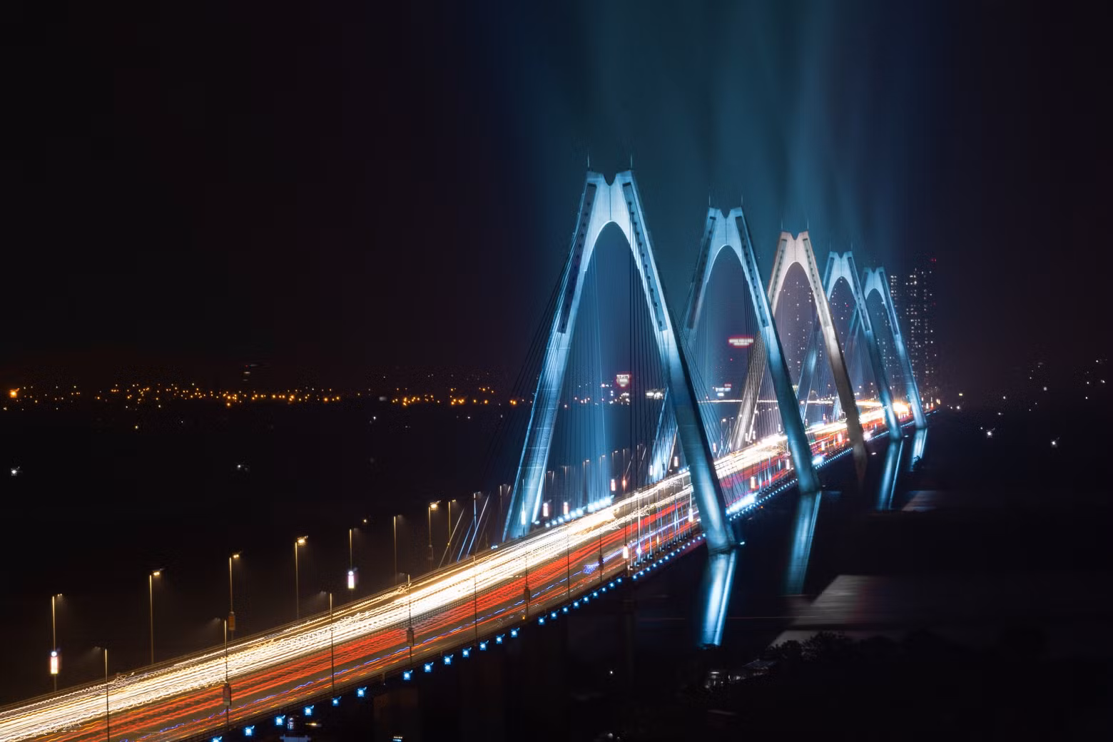 El puente de Nhat Tan (Fotografía: VNA) El puente de Nhat Tan (Fotografía: VNA)