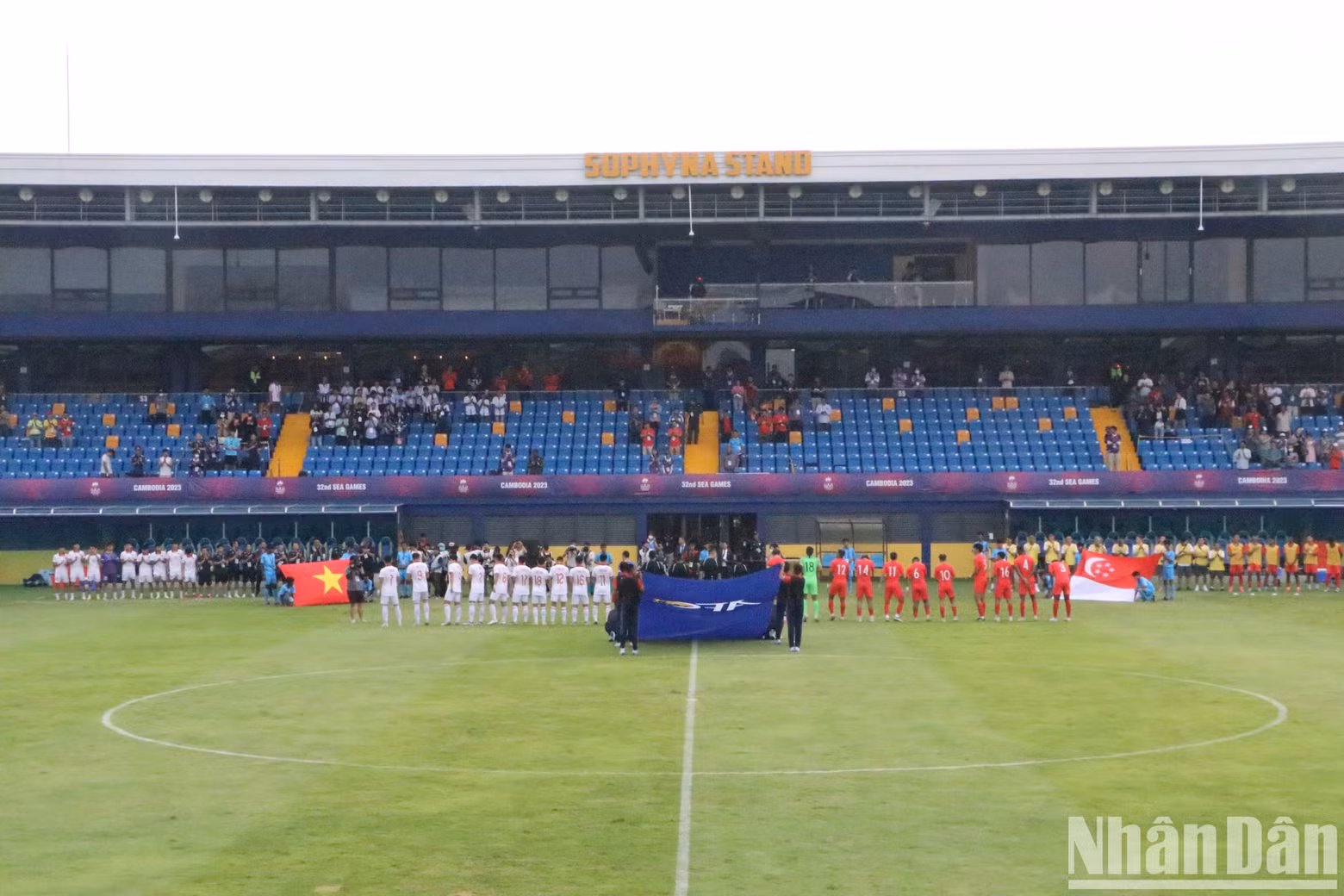 Se trata del segundo partido de la selección de fútbol Sub-22 de Vietnam y Singapur en SEA Games 32. Se trata del segundo partido de la selección de fútbol Sub-22 de Vietnam y Singapur en SEA Games 32.