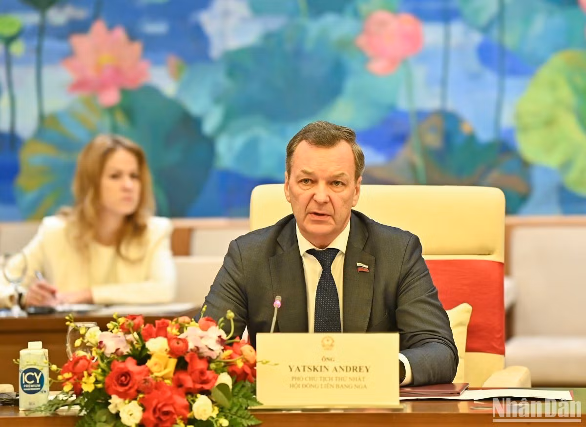El primer vicepresidente del Consejo de la Federación de Rusia, Andrey Yastkin. El primer vicepresidente del Consejo de la Federación de Rusia, Andrey Yastkin.