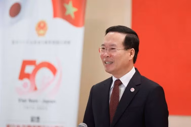 Vo Van Thuong interviene en el encuentro.