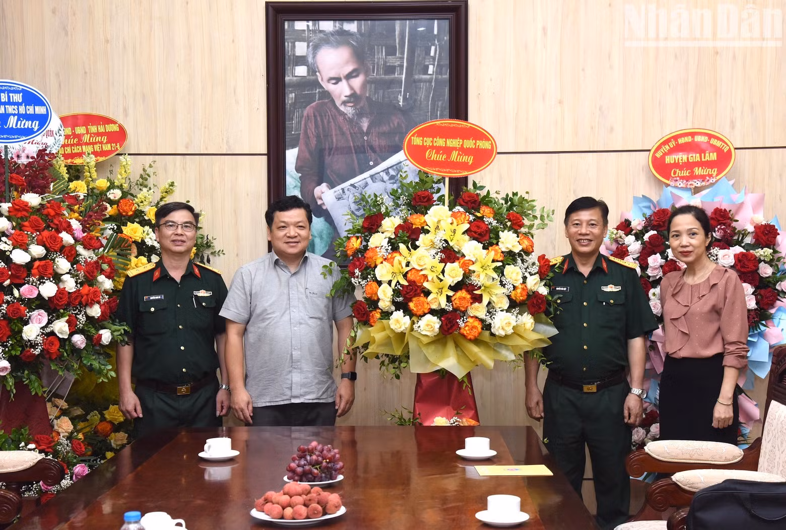 La Dirección General de Industria de Defensa felicita a Nhan Dan.