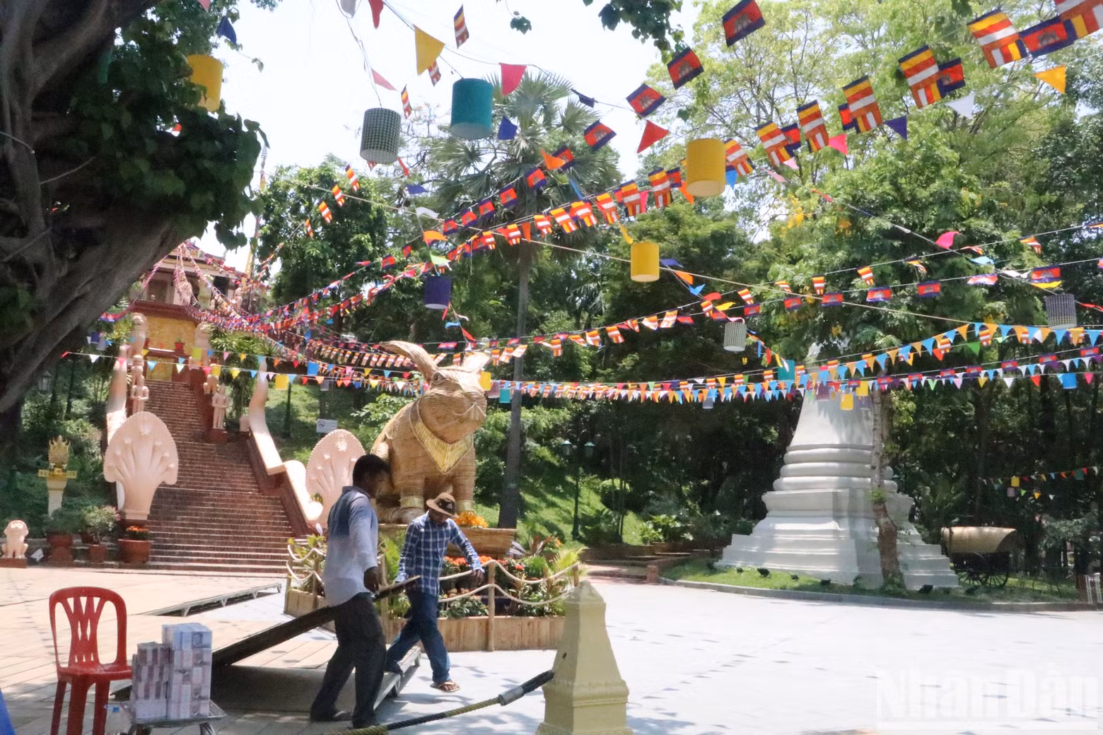 Según el calendario lunar de Camboya, este año es el del conejo, por lo que una pareja de esos animalitos, Borey y Rumdoul, fueron elegidos las mascotas de los SEA Games 32.