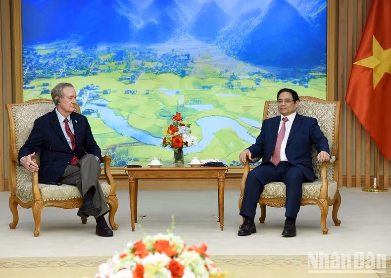 [Foto] Premier vietnamita recibe al senador estadounidense ảnh 3
