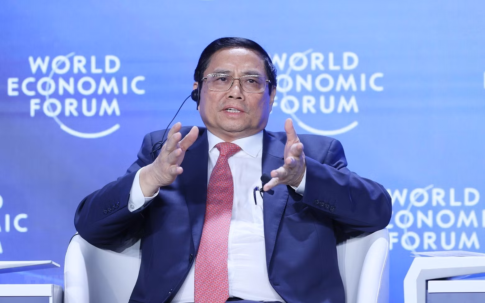El primer ministro Pham Minh Chinh en la sesión de debates. (Fotografía: VNA)