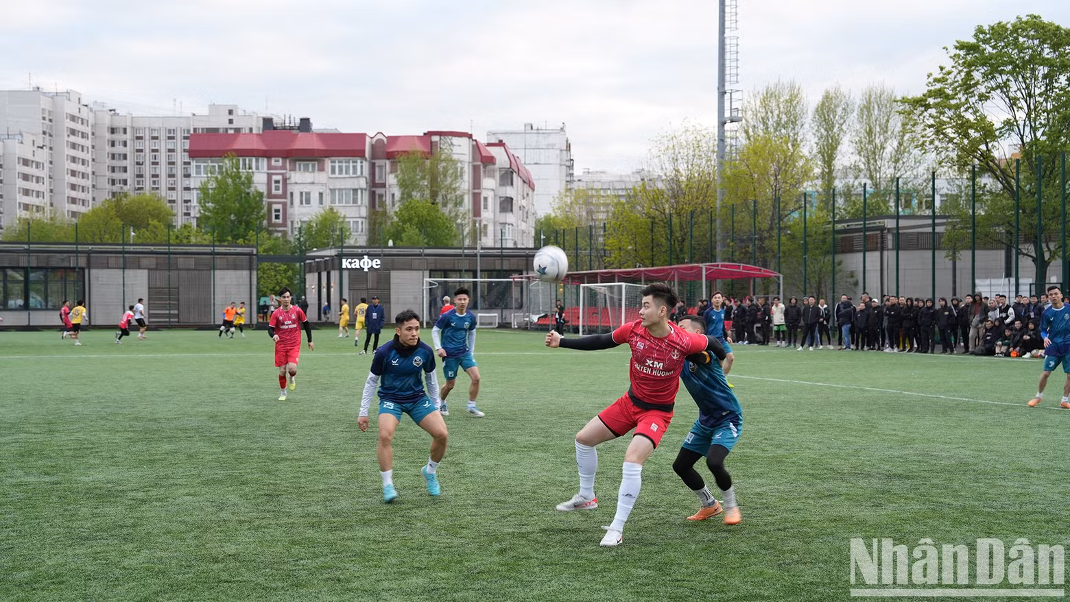 El torneo contó con la participación de cinco equipos. En el partido inaugural lidiaron FC Hai Phong (de camiseta roja) y FC Pavilon.