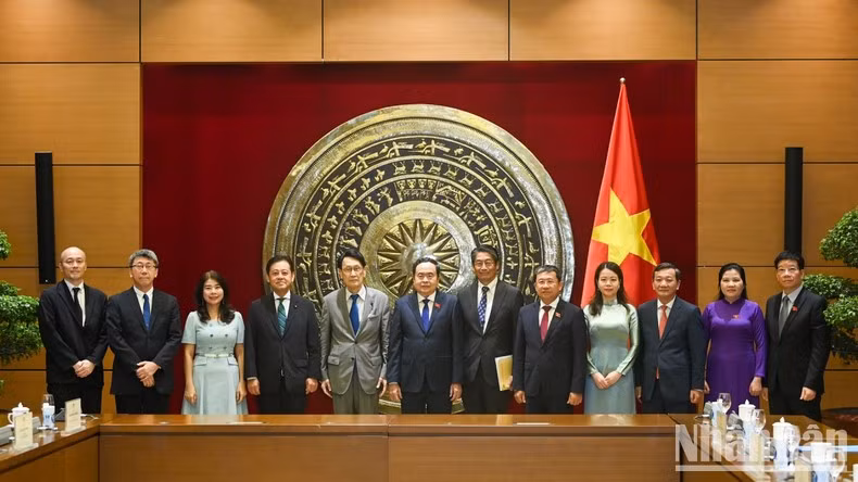 Los delegados posan para una foto.