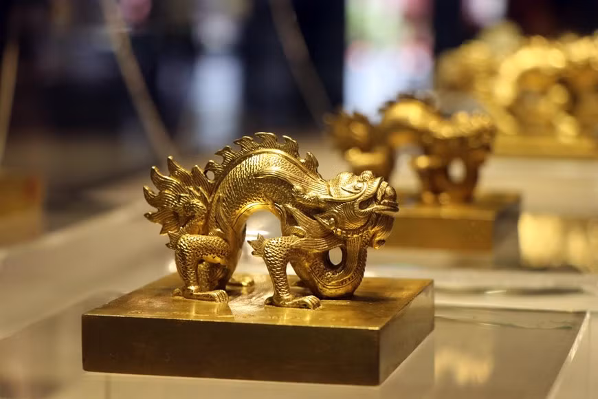 Sellos de plata bañados en oro, del período del emperador Khai Dinh.