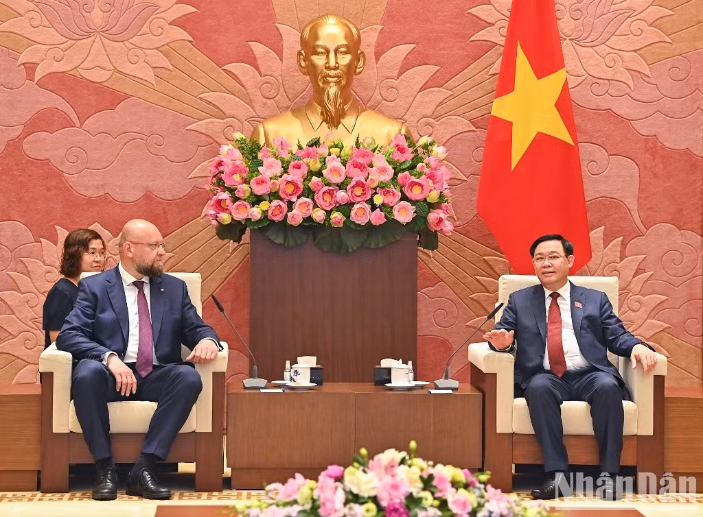 [Foto] Presidente del Parlamento vietnamita recibe a vicetitular de la cámara baja checa ảnh 2