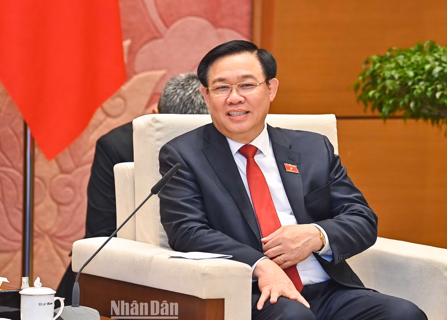 El jefe del Legislativo vietnamita interviene en la reunión. El jefe del Legislativo vietnamita interviene en la reunión.