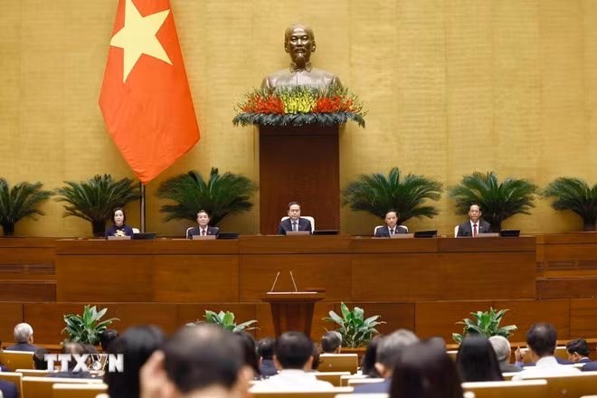 Thanh Man y los vicepresidentes de la Asamblea Nacional.