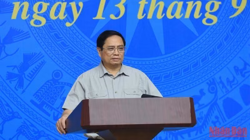 El primer ministro Pham Minh Chinh, también jefe del citado comité, interviene en la cita.