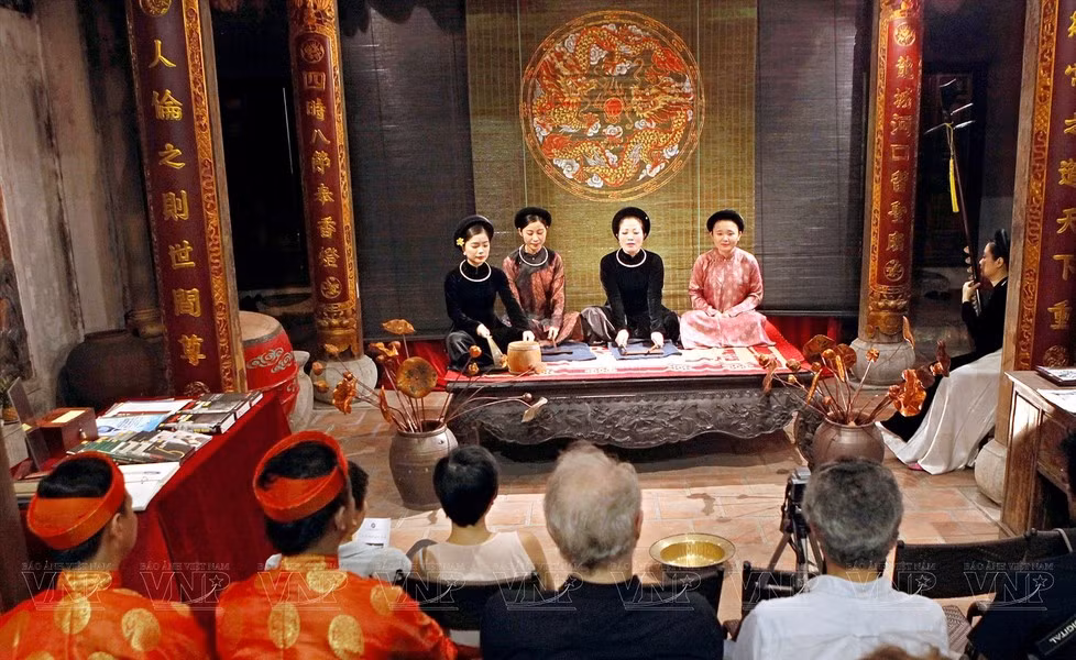 Actualmente, Vietnam propone el arte del canto "Xam" del Norte del país, incluido Hanói, para su inclusión en la lista del Patrimonio Cultural Inmaterial de la Unesco. Actualmente, Vietnam propone el arte del canto "Xam" del Norte del país, incluido Hanói, para su inclusión en la lista del Patrimonio Cultural Inmaterial de la Unesco.