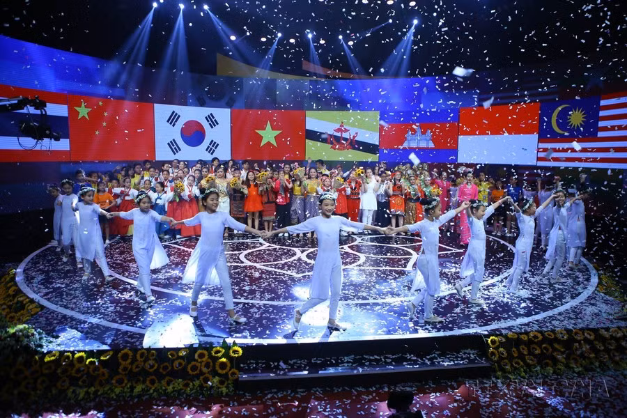 Festival Infantil Asean+ 2017 bajo el tema "Viaje de descubrimiento", en Hanói, el 1 de junio de 2017.