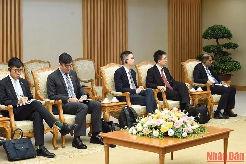 Miembros de la delegación gubernamental de Singapur.