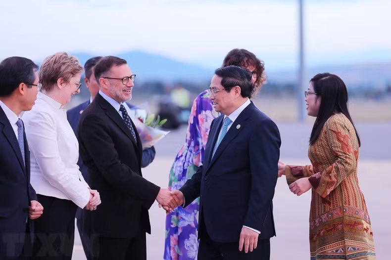 En la recepción al jefe de Gobierno de Vietnam.
