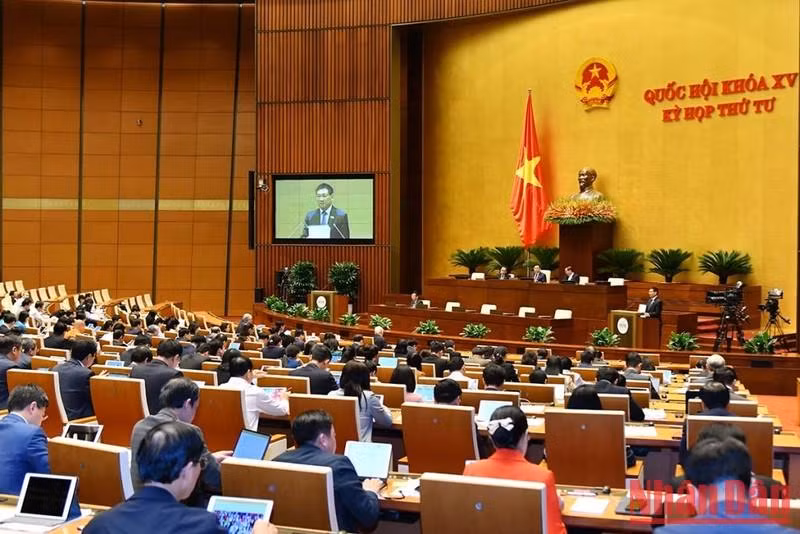 Los diputados escuchan peticiones, informes y resúmenes de inspección presentados por los ministros y jefes de las Comisiones de la ANV. Los diputados escuchan peticiones, informes y resúmenes de inspección presentados por los ministros y jefes de las Comisiones de la ANV.