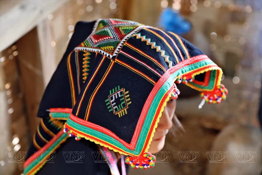 Una bandana de las muchachas de la etnia Cong.