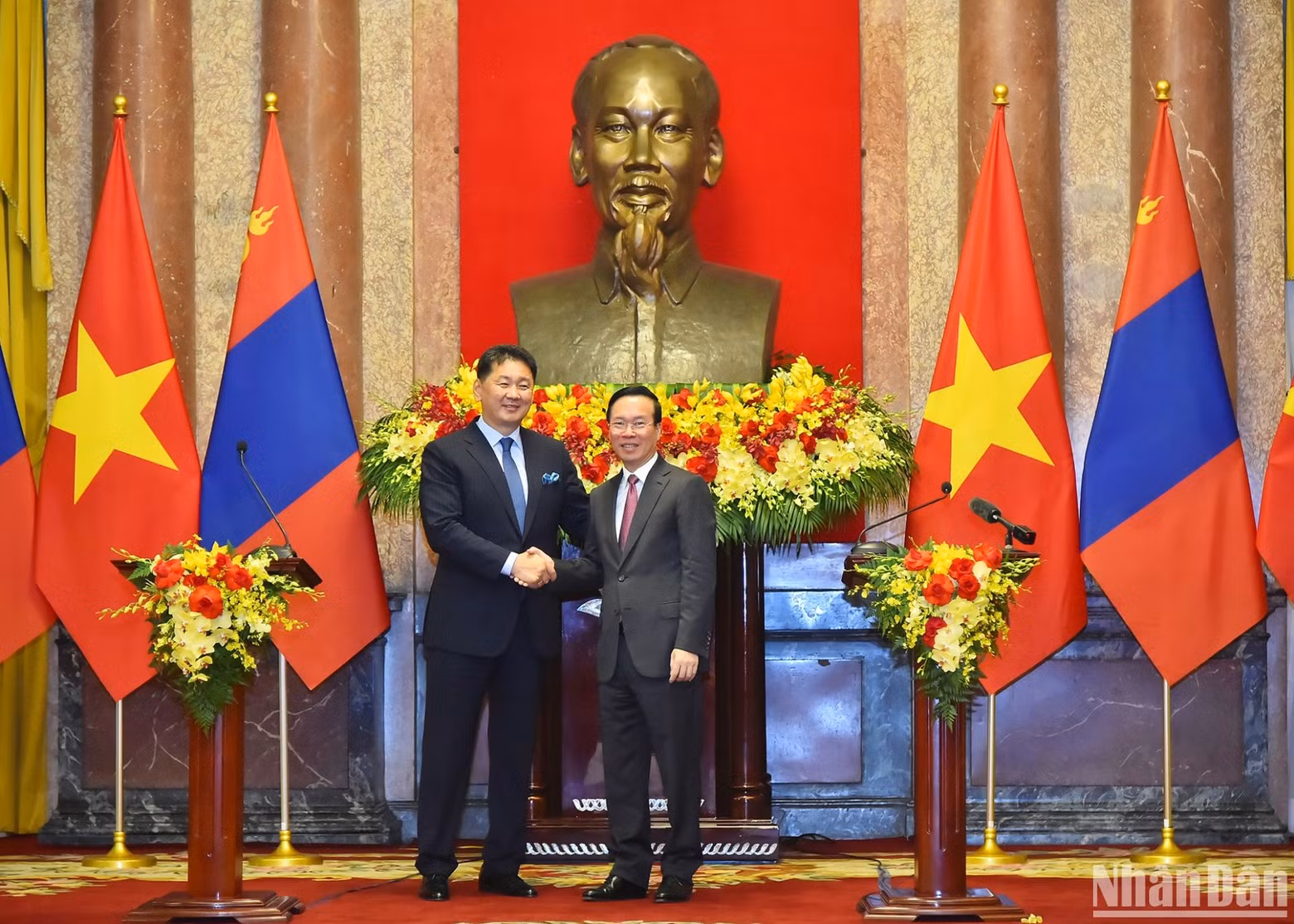 Esta actividad se enmarca en la actual visita de Estado a Vietnam del presidente de Mongolia.