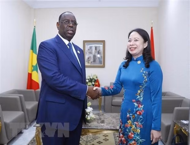 La vicepresidenta de Vietnam, Vo Thi Anh Xuan, y el presidente de Senegal, Macky Sall. (Fotografía: VNA)