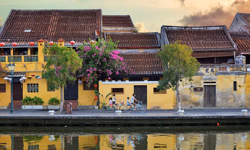El ritmo de vida pacífico es habitual de la gente de Hoi An. El ritmo de vida pacífico es habitual de la gente de Hoi An.
