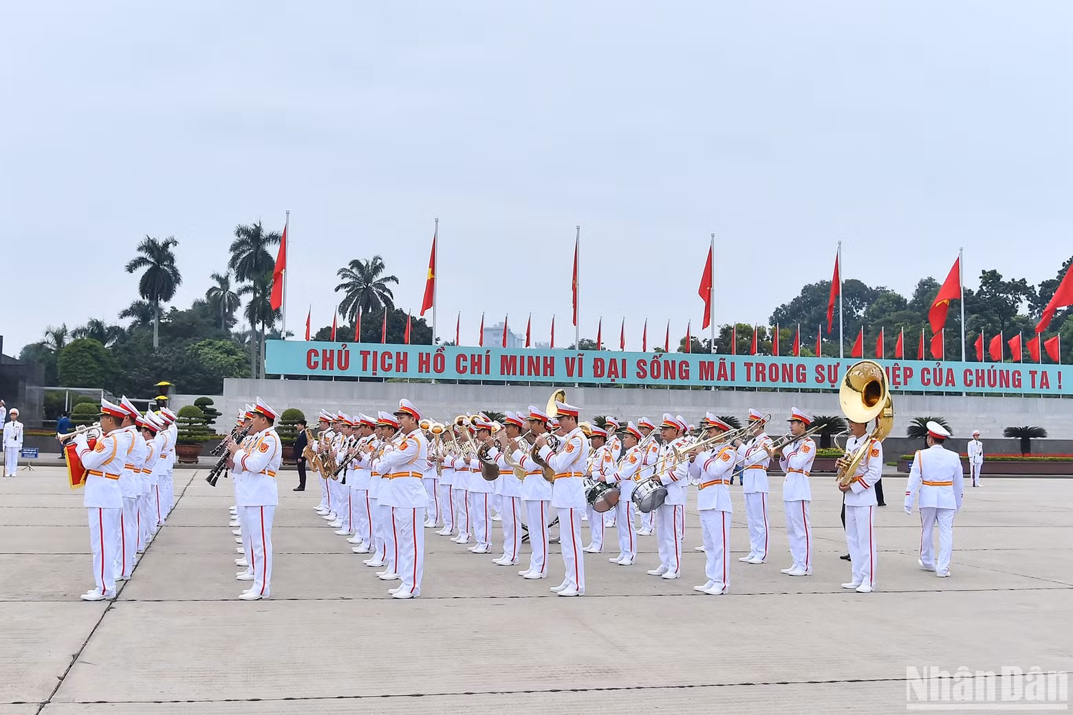 La banda de música militar en el acto.