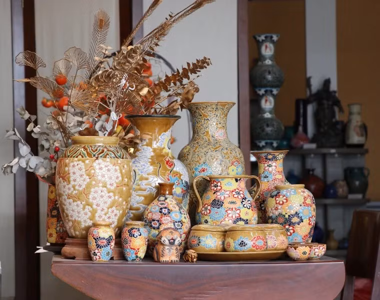 Los productos cerámicos de Bien Hoa se identifican en el mercado internacional por el color "esmalte de bronce" y el rojo de laterita.
