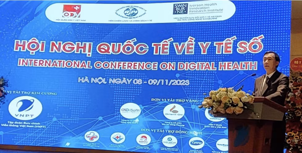 El profesor y doctor Tran Van Thuan, viceministro vietnamita de Salud