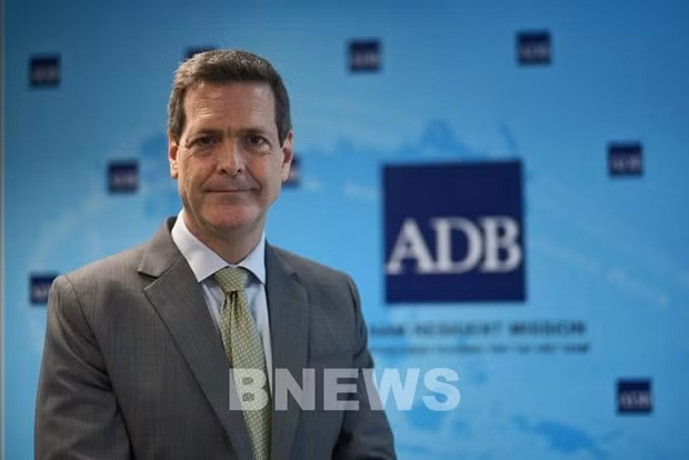 Andrew Jeffries, director nacional del Banco Asiático para el Desarrollo (BAD) en Hanói (Foto:VNA) Andrew Jeffries, director nacional del Banco Asiático para el Desarrollo (BAD) en Hanói (Foto:VNA)