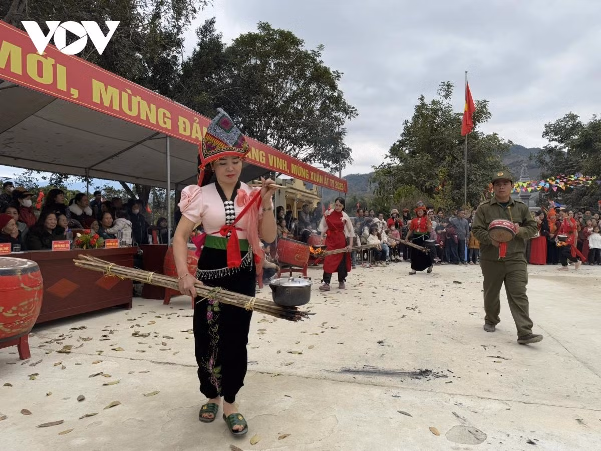 Se efectúan numerosas actividades culturales y deportivas, concursos de lucha y cocina...