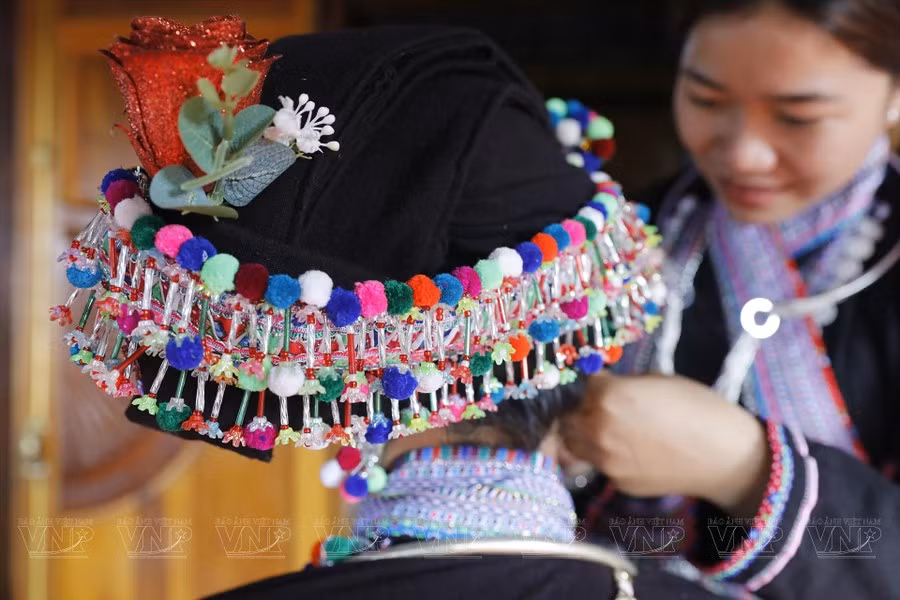 Las mujeres de la etnia lao del distrito de Tam Duong, de la provincia de Lai Chau, usan este singular pañuelo. (Foto: Revista Vietnam) Las mujeres de la etnia lao del distrito de Tam Duong, de la provincia de Lai Chau, usan este singular pañuelo. (Foto: Revista Vietnam)